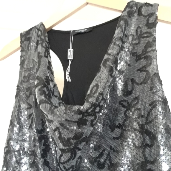 ISAL BED OLLËN. Sequin Sleeveless Designer Top. Silver. Size S - Picture 2 of 16